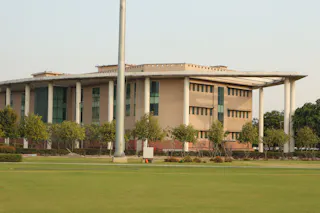 The main block and the flag court